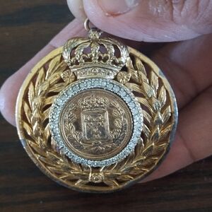 Vintage De Nicola Signed‎ Gold Tone Crown Rhinestone Pendant